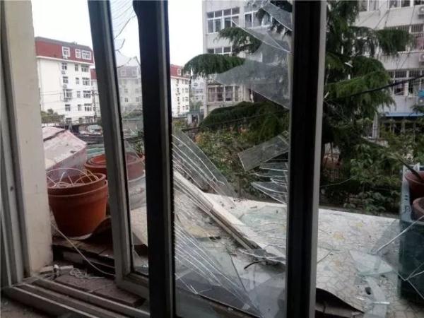 突發！青島一居民樓發生爆燃！已造1人死亡，7人受傷！3公里外有震感…